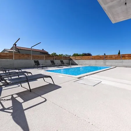 Charmante Baraka Mit Privatem Pool קאנפאנאר